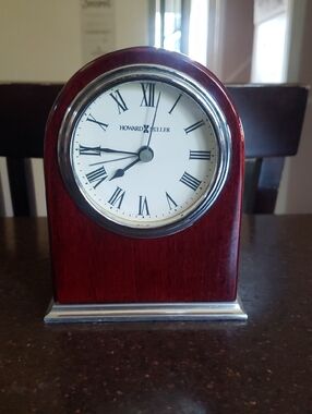 Howard Miller Battery Operated Alarm Desk CLOCK.